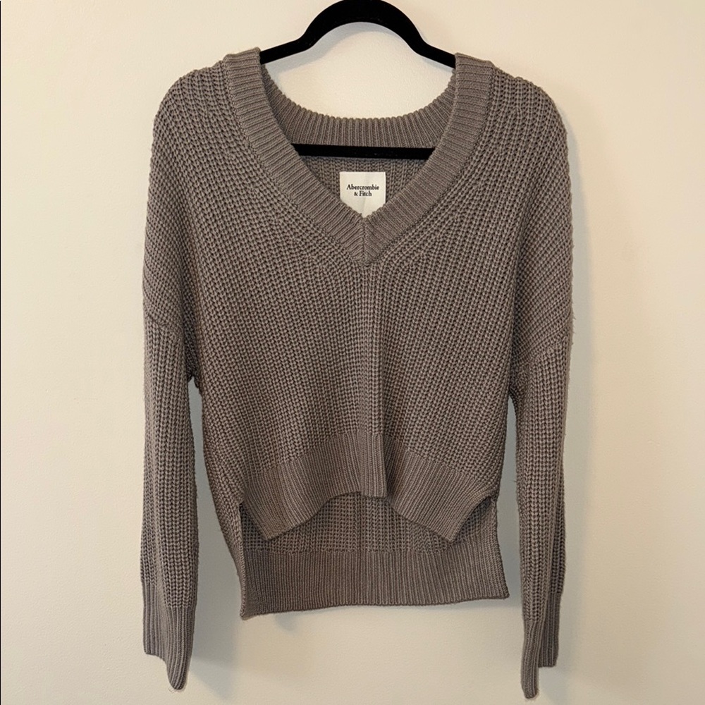 Abercrombie V Neck Mauve Sweater